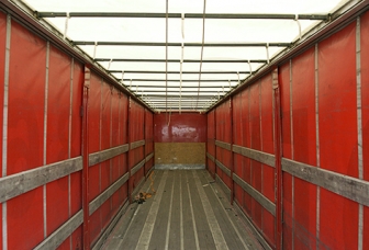 Sliding Roof Taut Liner - roof closed